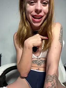 ---Red-haired-Fox--- from StripChat
