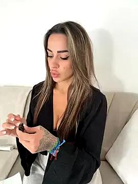 -Alisa from StripChat is Freechat