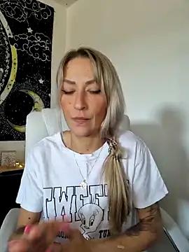 -Jeany- from StripChat is Freechat