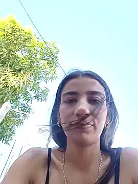 -juicy_ from StripChat is Freechat
