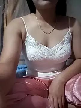 -Lanaa- from StripChat is Freechat