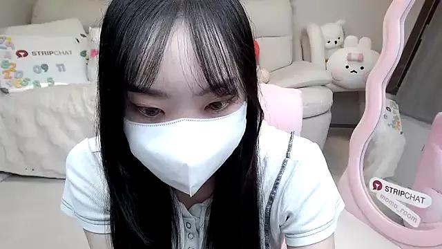 -momoo- from StripChat is Freechat