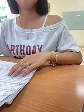 -NhaKy22 webcams show profile image 