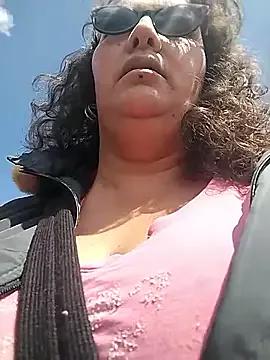 -saraqueen- from StripChat is Freechat