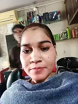 00PUJA webcams show profile image 