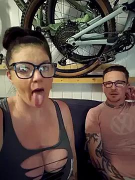 Photos of 420Curvybabe from StripChat is Freechat