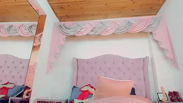_Abby_white_ from StripChat is Freechat