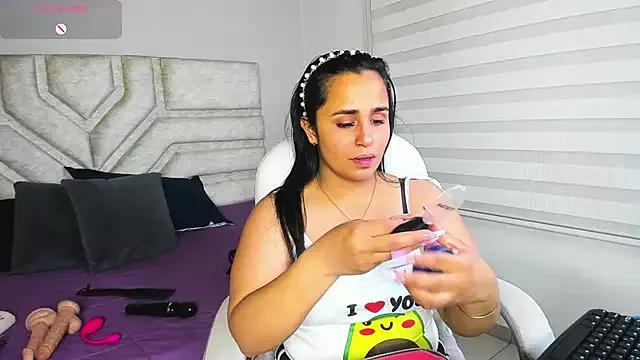 _adahara_queen from StripChat