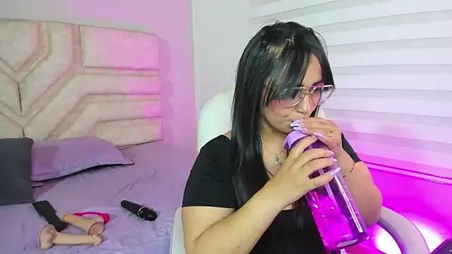 _adahara_queen from StripChat