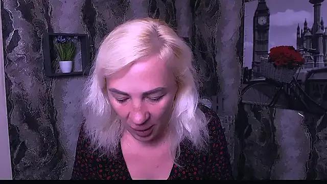_AmandaGold_ from StripChat