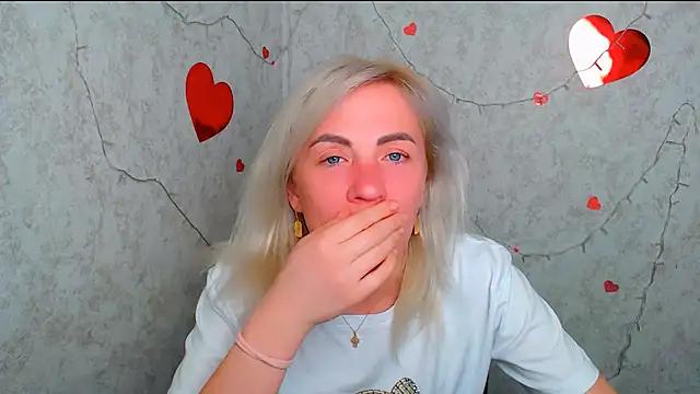 _AmandaGold_ from StripChat