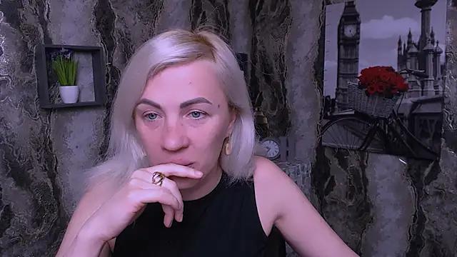 _AmandaGold_ from StripChat