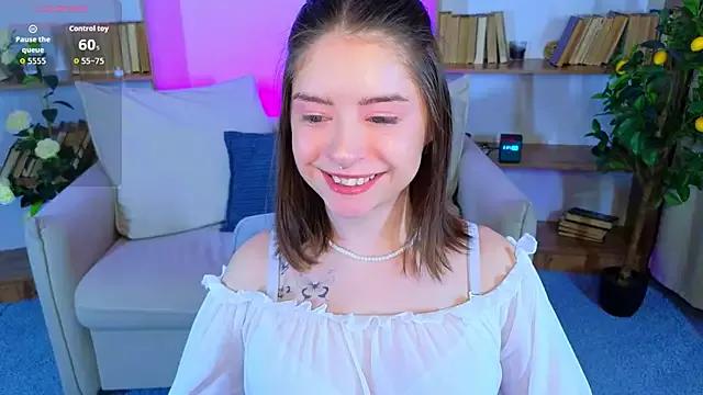 _Amelia_Shine_ from StripChat is Freechat