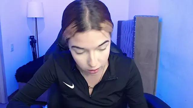 _ArianaMiller from StripChat is Freechat