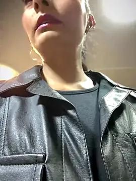 _Bella-Office1 from StripChat is Freechat