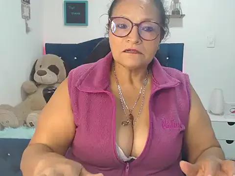 _Cristal from StripChat is Freechat