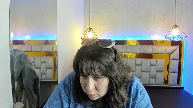 _Emily_rosee_ from StripChat is Freechat