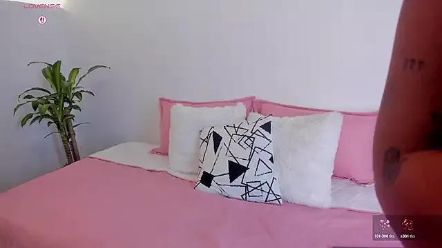 _Hanna_Williams_ from StripChat is Freechat