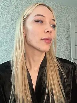 _HollyWay_ from StripChat is Freechat