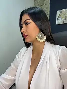 _Isabella_1 from StripChat is Freechat