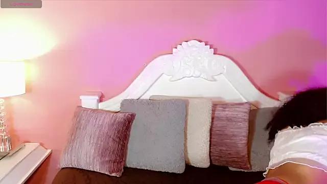 _IsabellaRousse from StripChat is Freechat