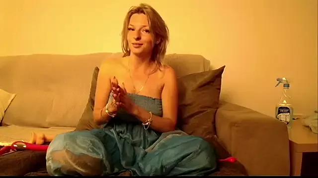 Photos of _Katherine_Pierce_ from StripChat is Freechat
