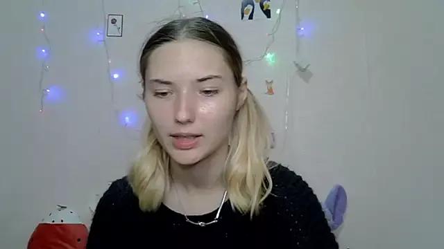_kikiclark__ from StripChat