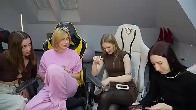 _Lili_054 from StripChat is Freechat