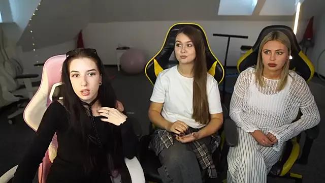 _Lili_054 from StripChat