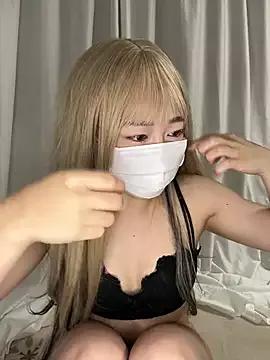 _Lily_xx from StripChat
