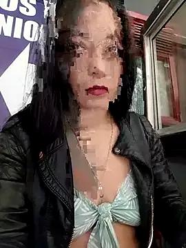 _Luna-1 from StripChat is Freechat