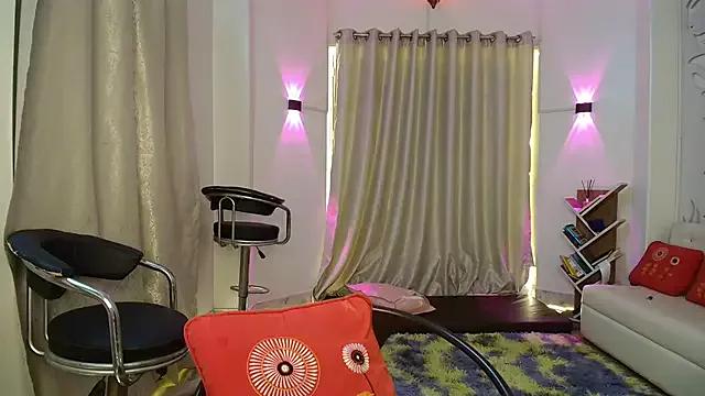 _Lunaaa from StripChat is Freechat