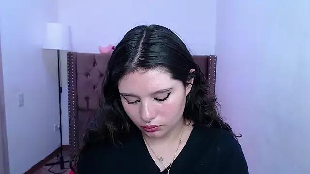 _MoonBlue_ from StripChat