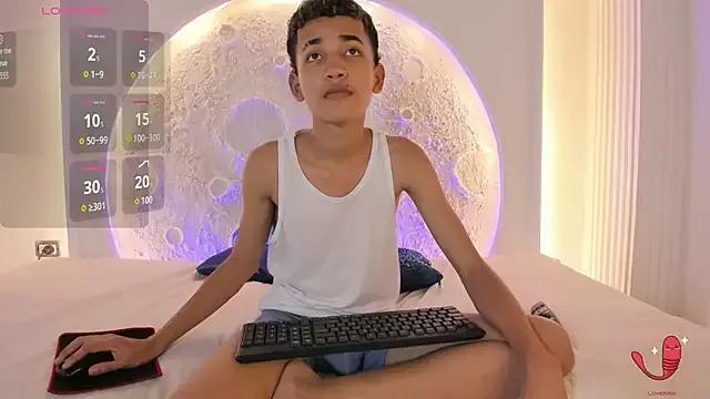 _Noah19 from StripChat is Freechat