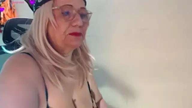 _samara from StripChat is Freechat