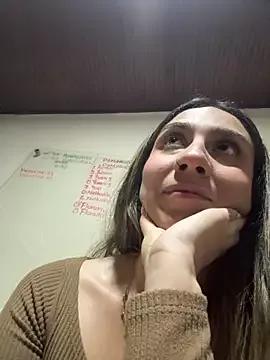 _Sarah_honeey_ from StripChat is Freechat