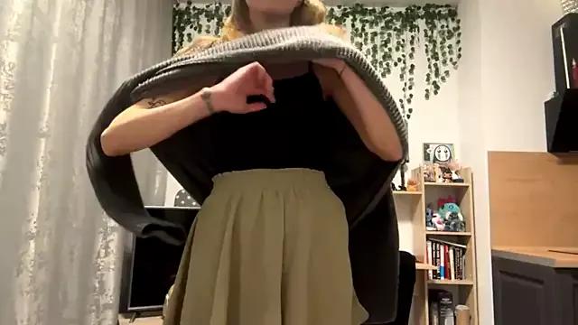 _VlalV_ from StripChat is Freechat