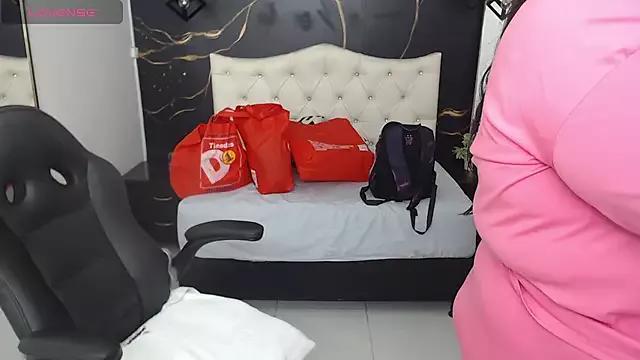 Aaliyah11 from StripChat