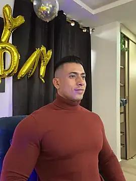 aaroncolombia from StripChat