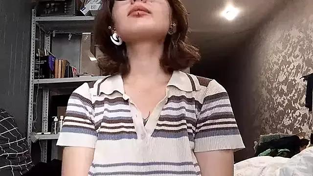 AchievedBlue from StripChat is Freechat