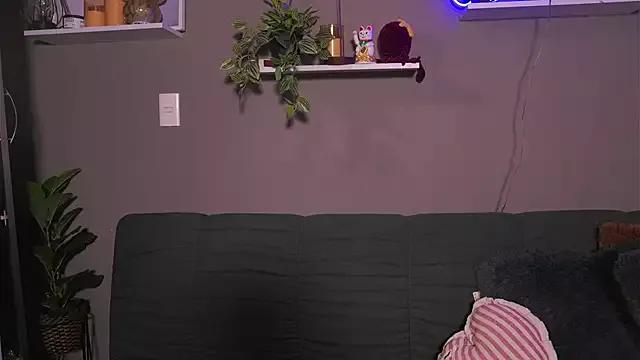 adahara_miller17 from StripChat