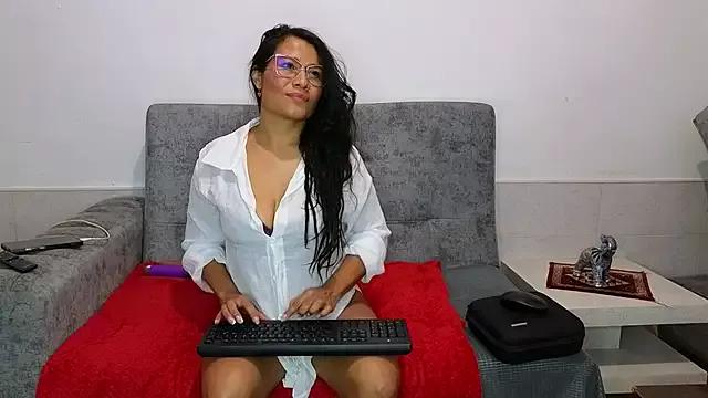 adahira08 from StripChat