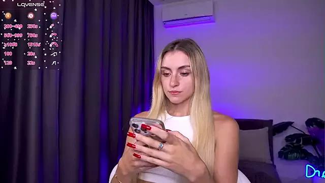 Adalin_Moore from StripChat is Freechat