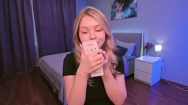 AdalineLove from StripChat