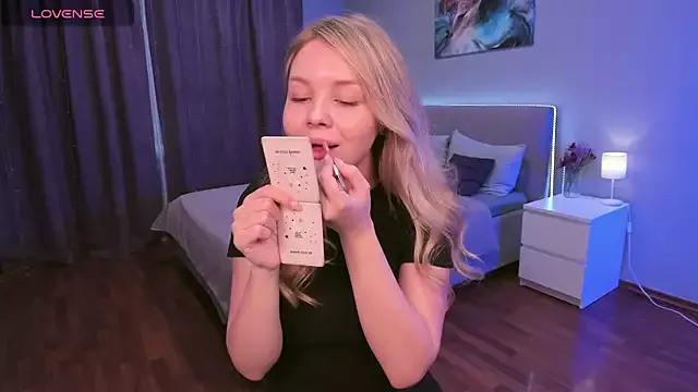 AdalineLove from StripChat