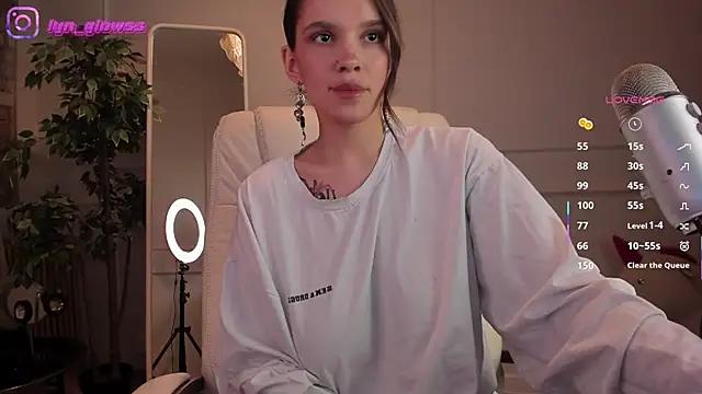 AdalynGlows from StripChat