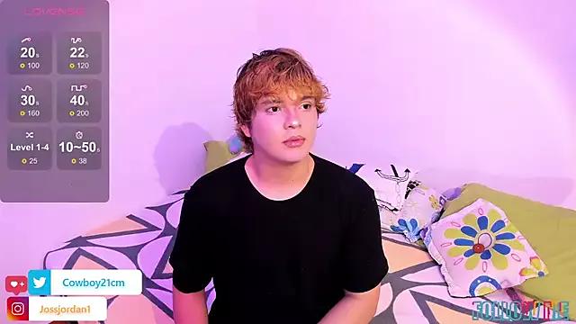 adam_angelssss from StripChat is Freechat