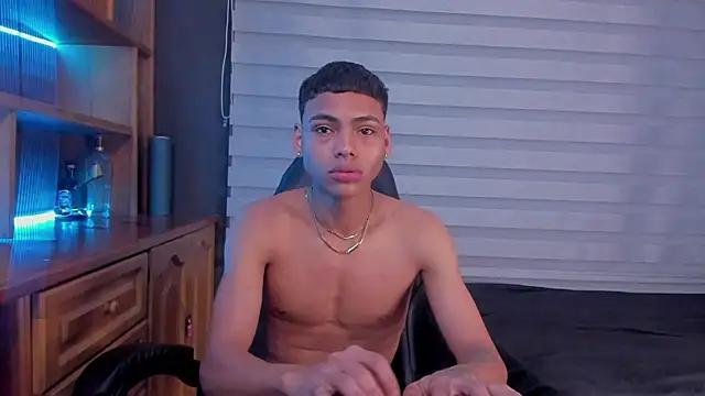 adam_piarse01 from StripChat