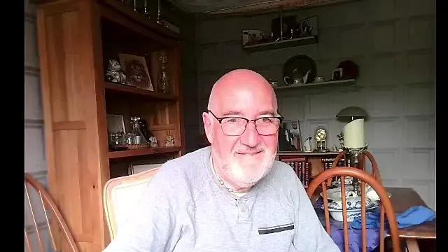 Adamdaddybear from StripChat