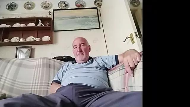 Adamdaddybear from StripChat is Freechat